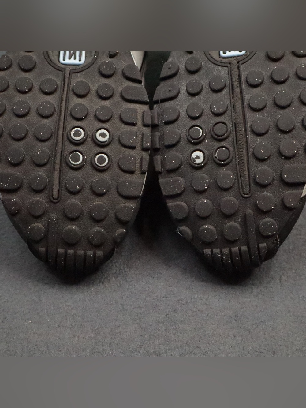 Nike Shox R4 Youth Size 7Y Womens 8.5 Metallic Silver Black Blue CW2626-004 - Picture 14 of 15